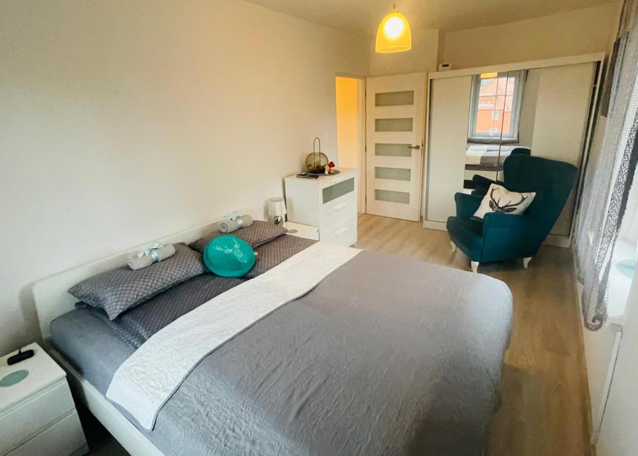 Апартаменты Apartament Oliwia Еленя-Гура Экстерьер фото