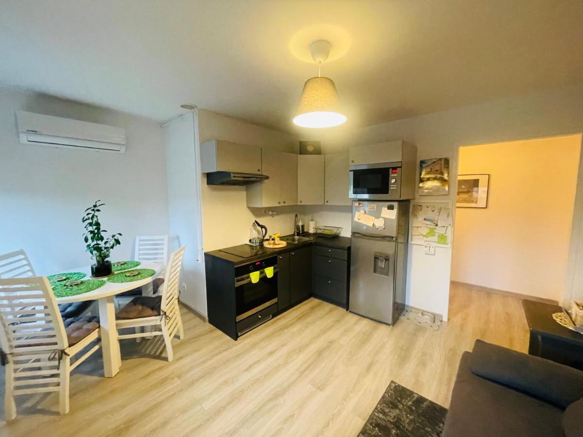Апартаменты Apartament Oliwia Еленя-Гура Экстерьер фото